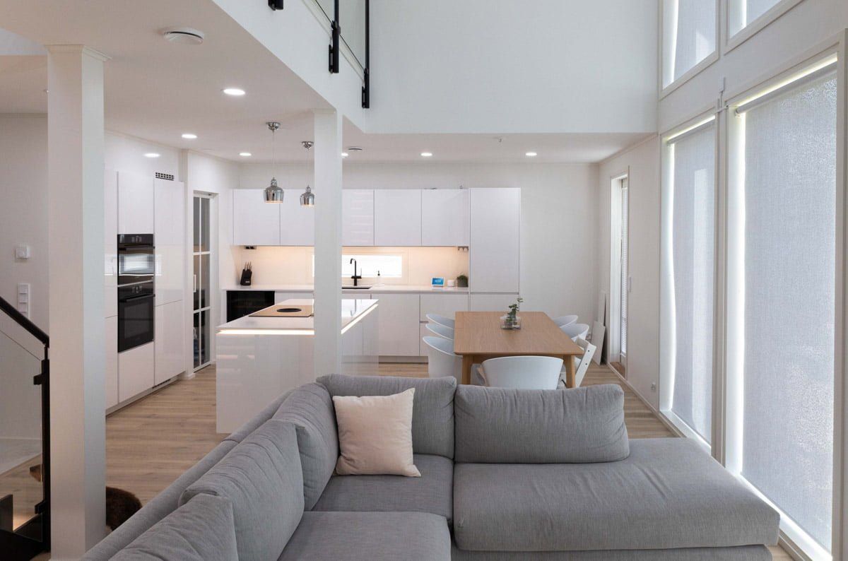 Illuminazione regolabile in temperatura di colore in un soggiorno-cucina open space